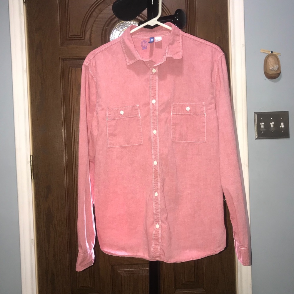 H&M red bottom down men shirt size Large.