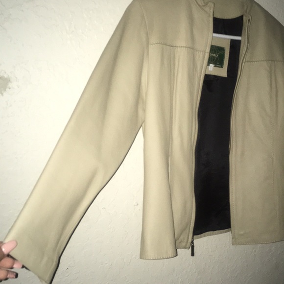 Jacket - Picture 2 of 8