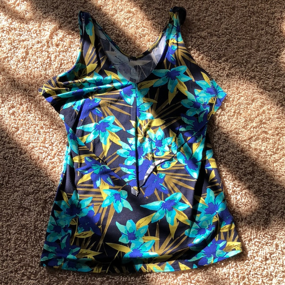 Floral tank