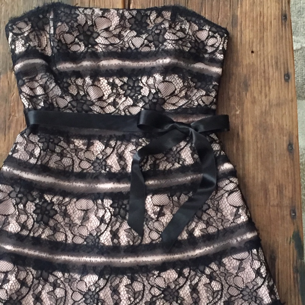 BCBG strapless blk lace silk dress nude underlay 2 - Picture 3 of 7