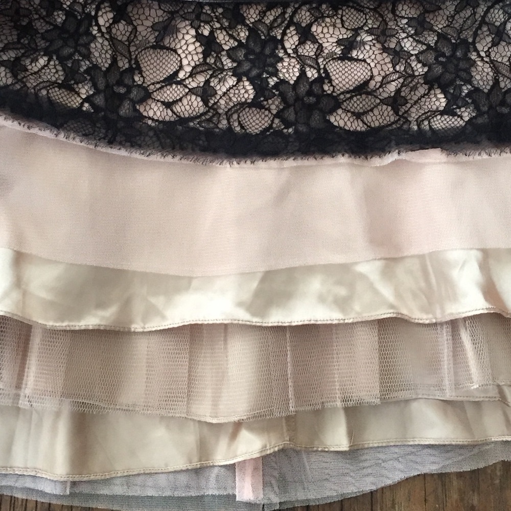 BCBG strapless blk lace silk dress nude underlay 2 - Picture 6 of 7