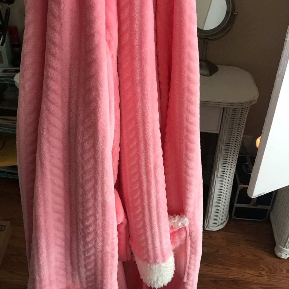 Bathrobe - Picture 2 of 3