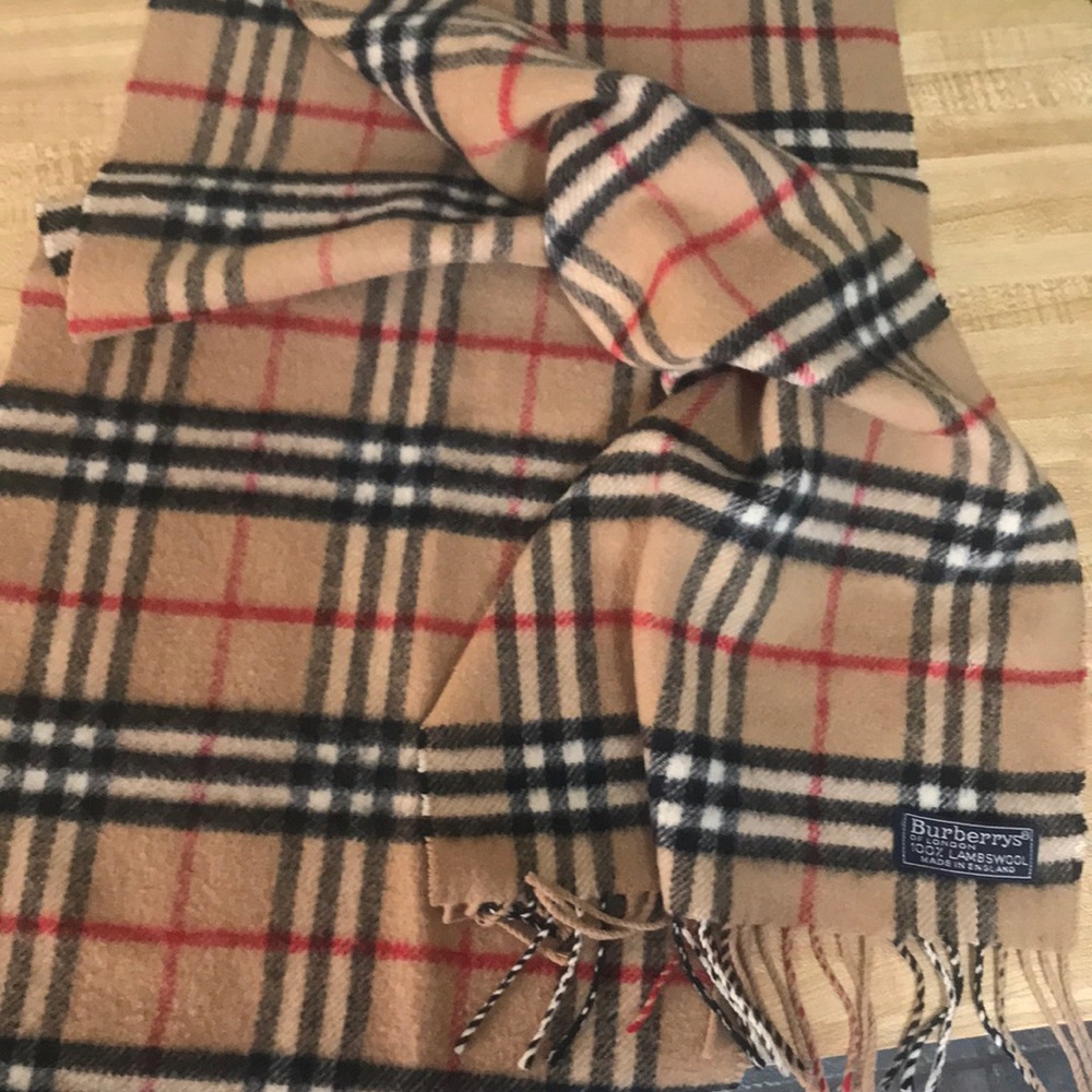 Clsssic Burberry plaid scarf