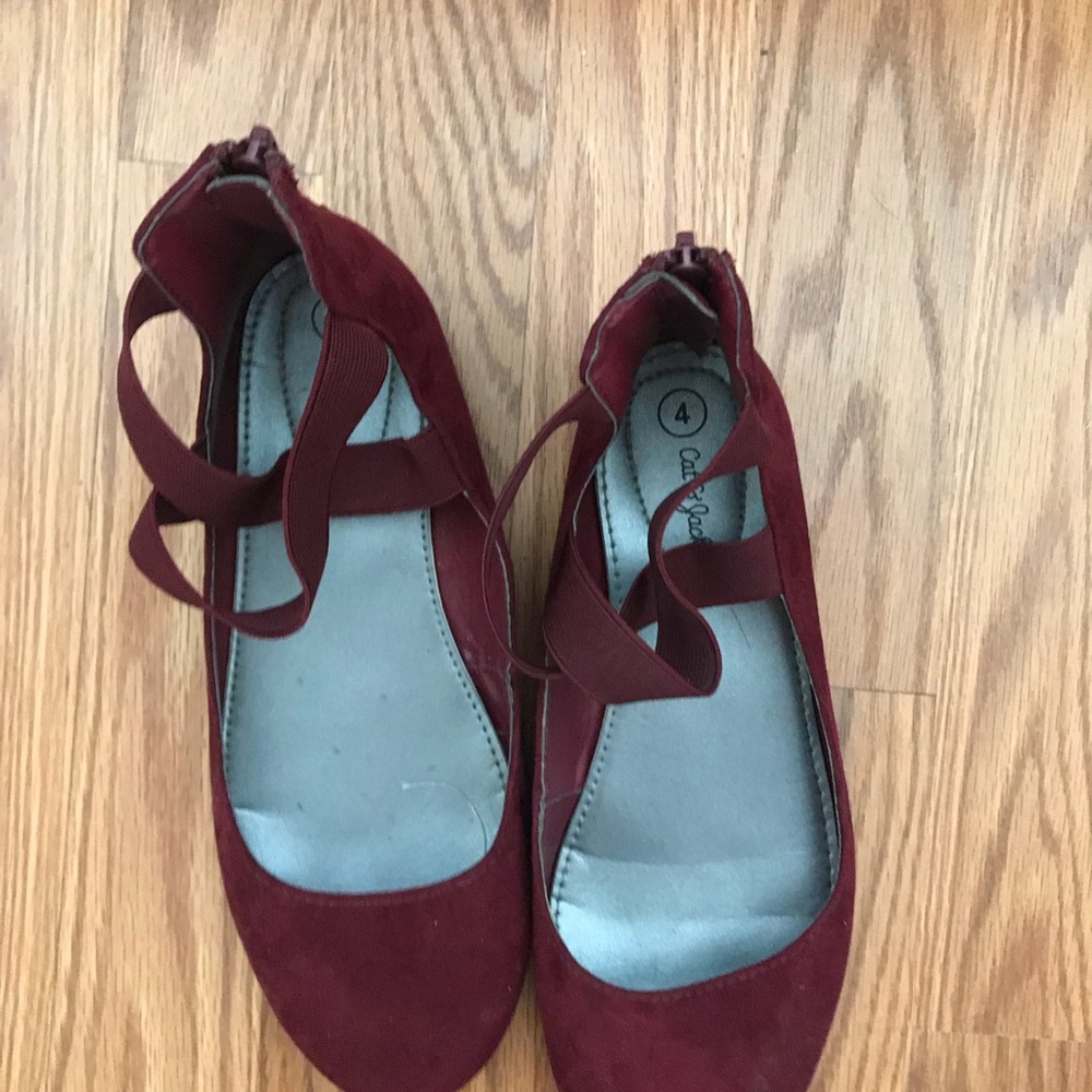 Ballet flats. (Plum color)