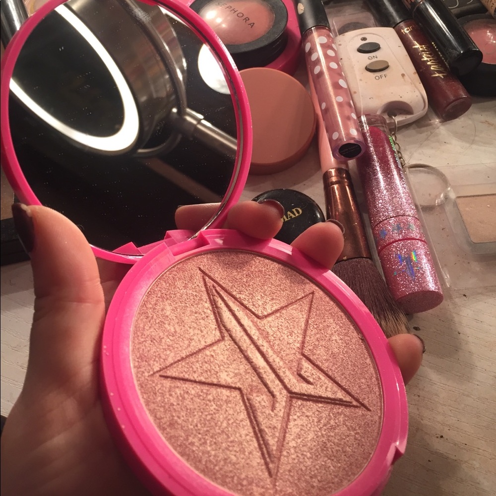 Jeffree Star Peach Goddess Skin Frost
