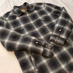 Fleece-lined button up flannel