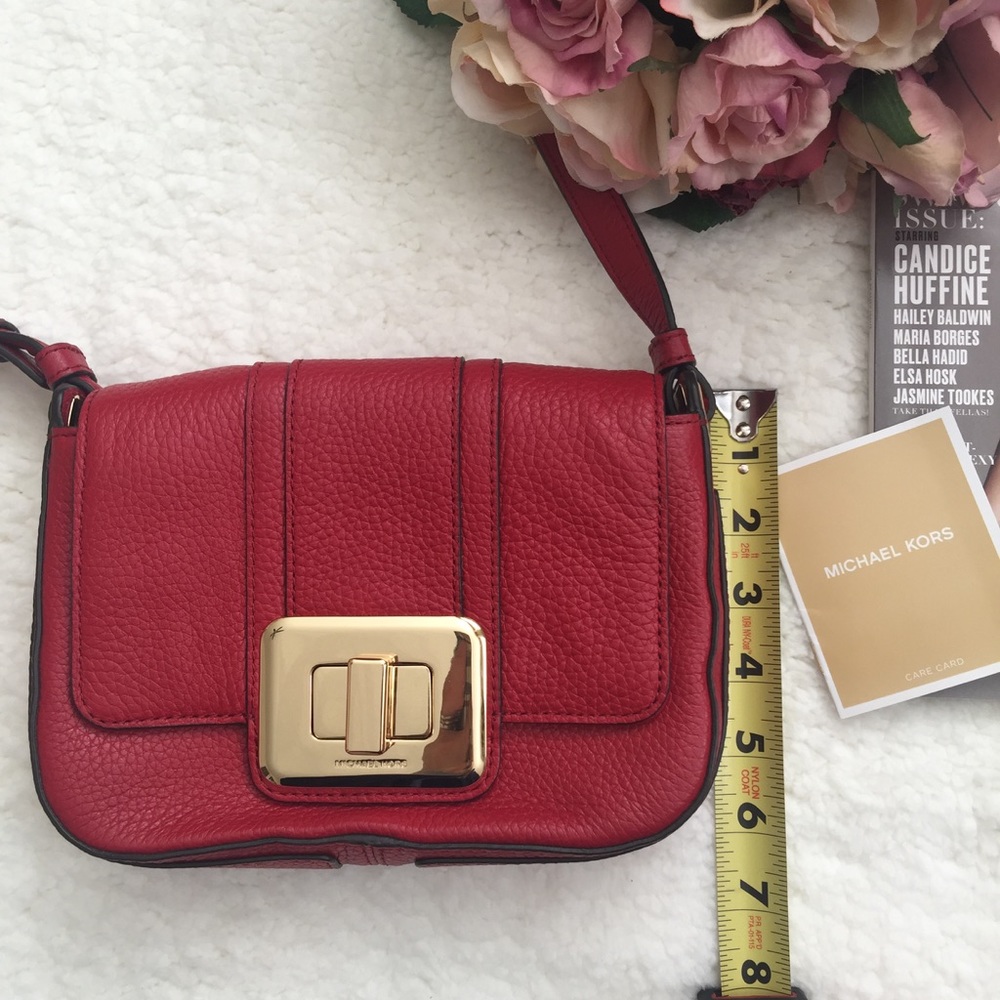 Michael Kors Lila Small Messenger  bag. - Picture 6 of 6