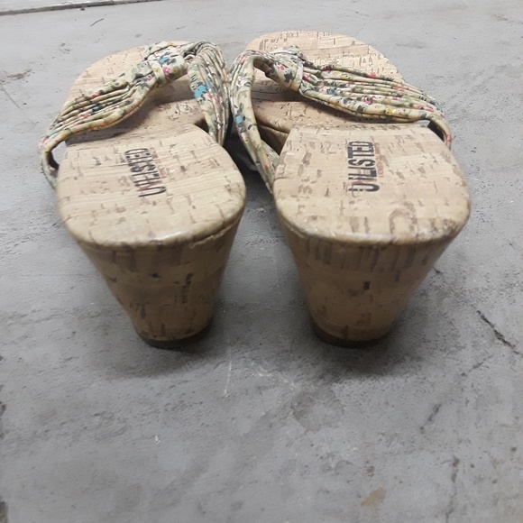 Cork Wedge Flip Flops Size 9 - Picture 3 of 5