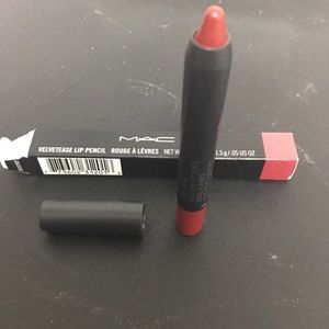 MAC Cosmetics Reddy To Go Velvetease Lip Pencil