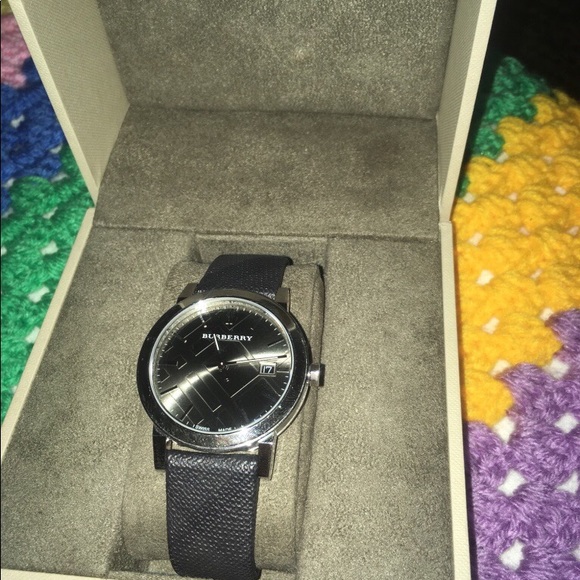 Watch - Picture 5 of 5