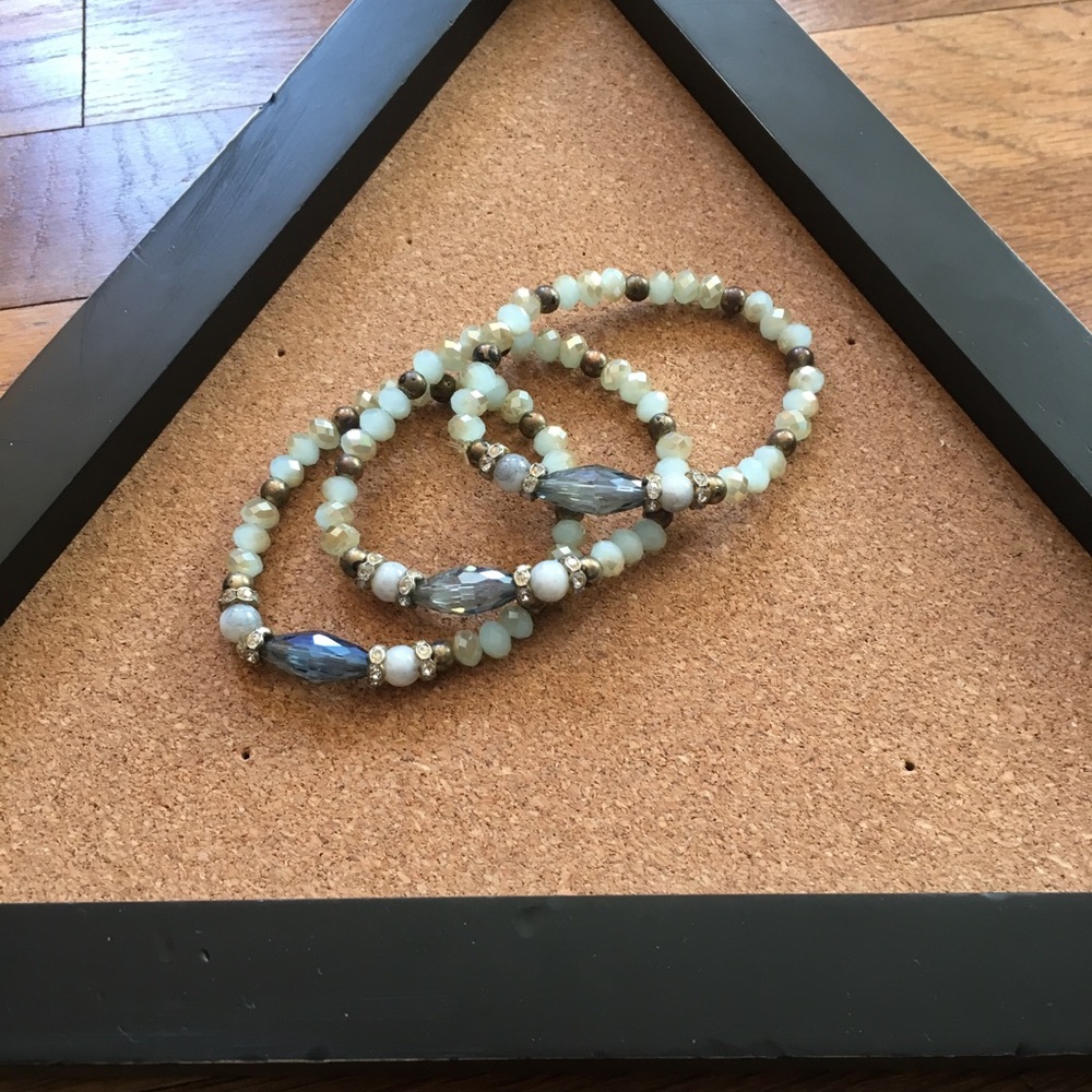 Set of three stretchy bracelets jade green