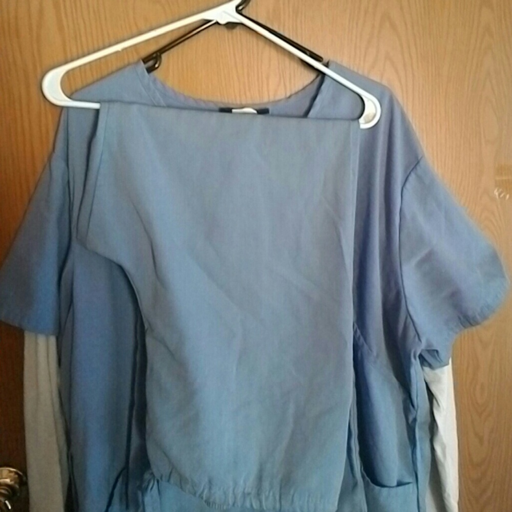 Scrub set