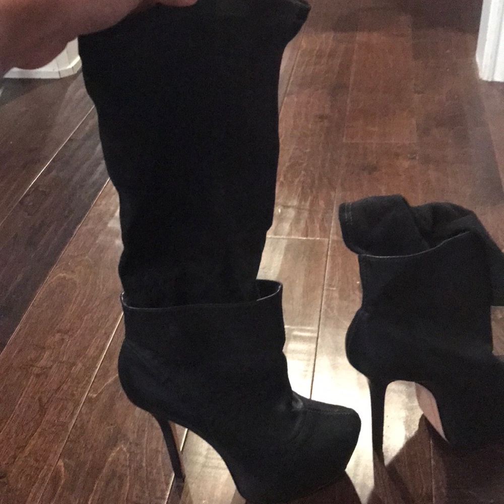 Alice +Olivia boots size 38 black leather & suede