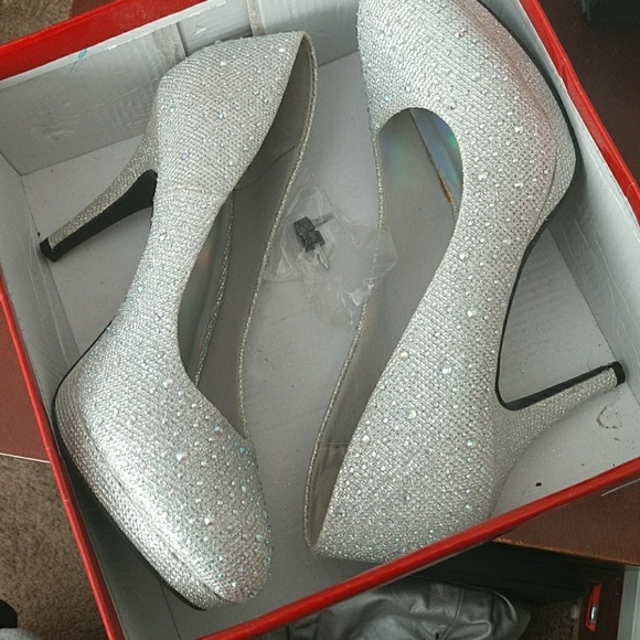 Heels - Picture 1 of 4