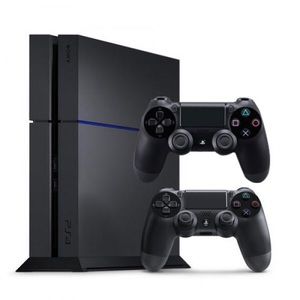 Ps4 with 2 controllers and 6 games included
