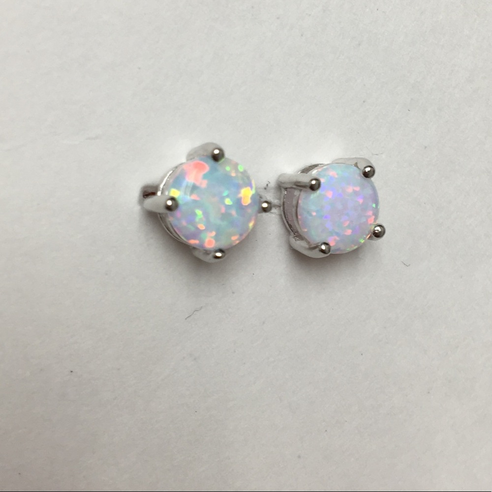 White opal studs - Picture 3 of 4