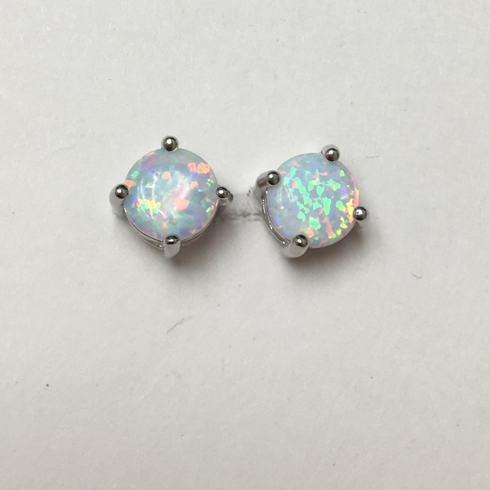 White opal studs - Picture 1 of 4