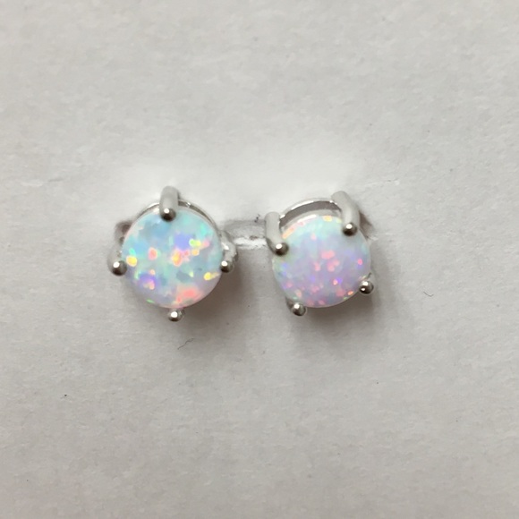 White opal studs - Picture 2 of 4
