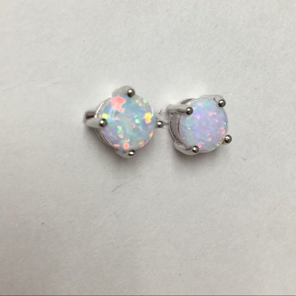 White opal studs - Picture 3 of 4
