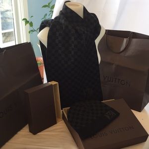 Men’s Louis Vuitton scarf and matching cap