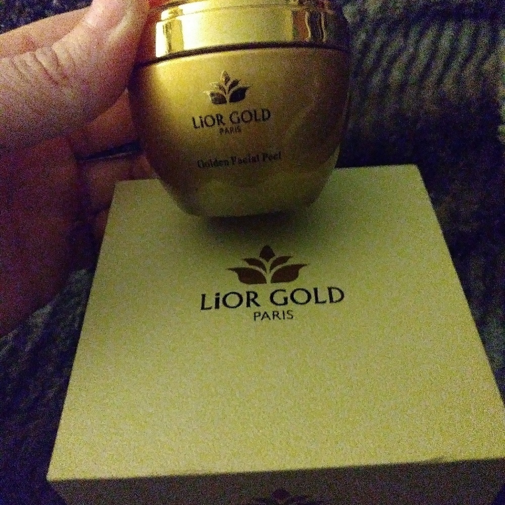 Gold face peal