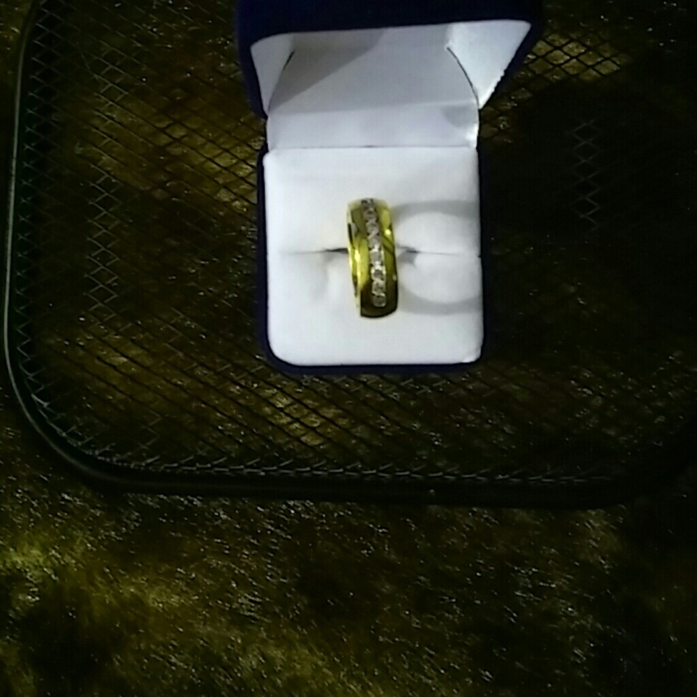 Mesmerizing 18kt Gp Titanium Ring - image 4