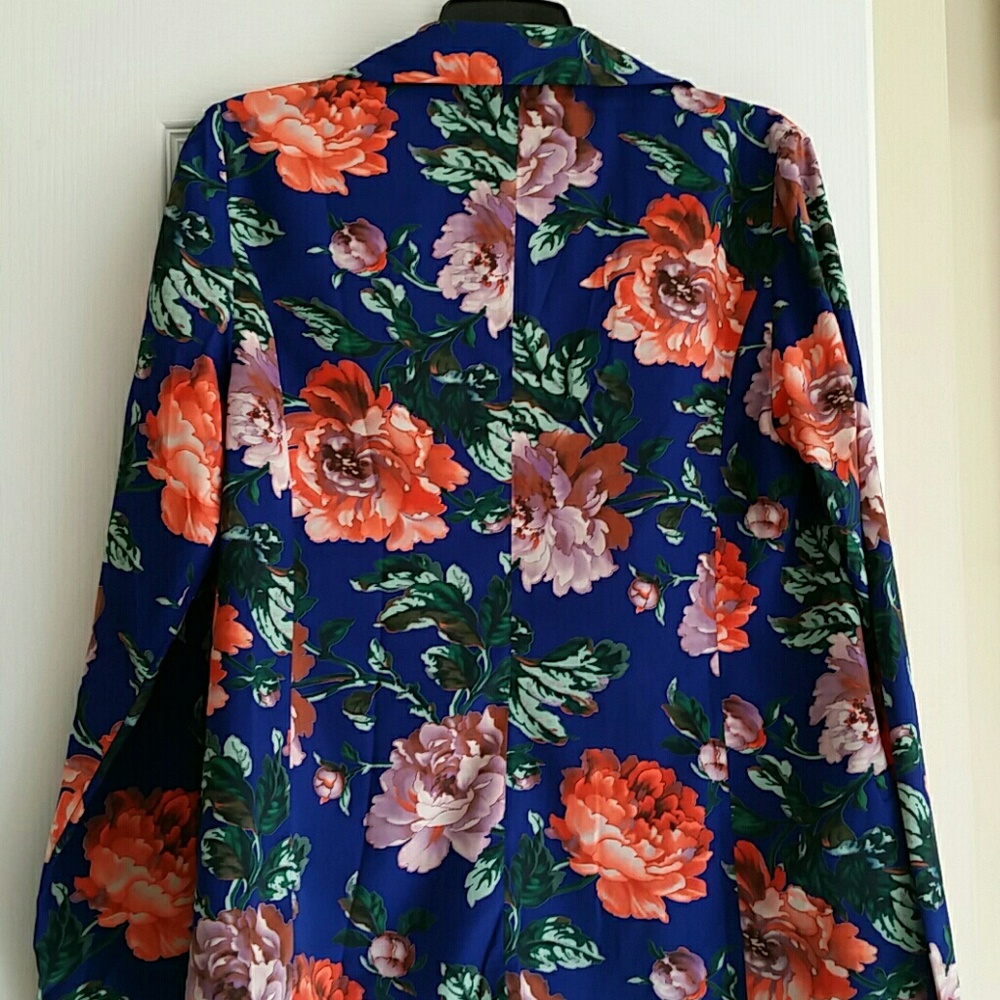 Blazer - Picture 3 of 3