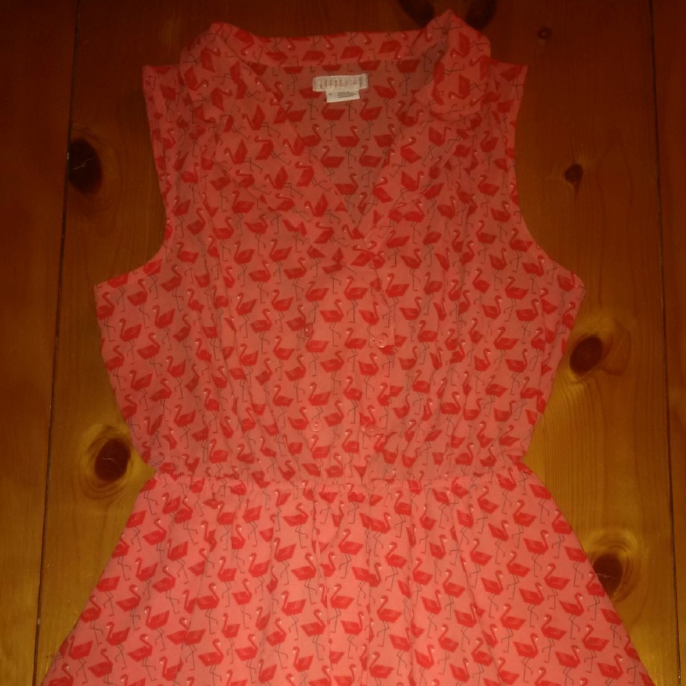 Traded super cute flamingos dress!
