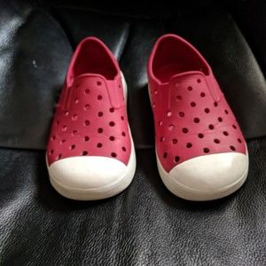 Old Navy slip on water shoes