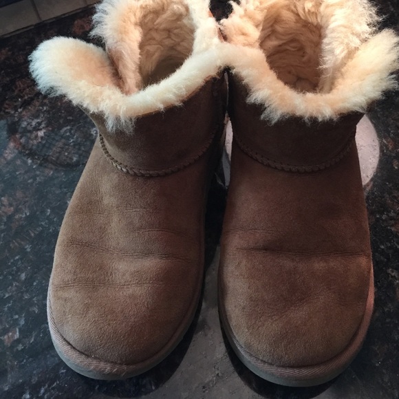 UGG Other - Authentic short bailey Uggs