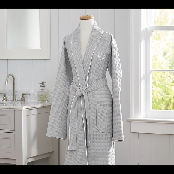 Pottery Barn Other - Pottery Barn Hotel Piped Trim Robe NWOT