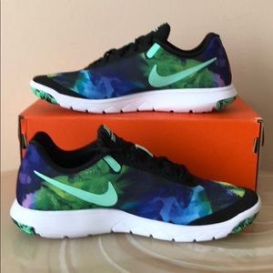 nike knit sneakers womens