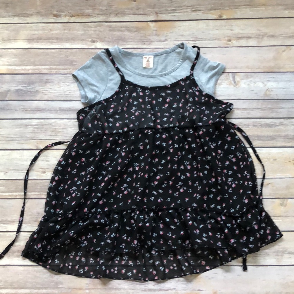 🔴SOLD 🔴 NWOT girls layered look top size 10/12