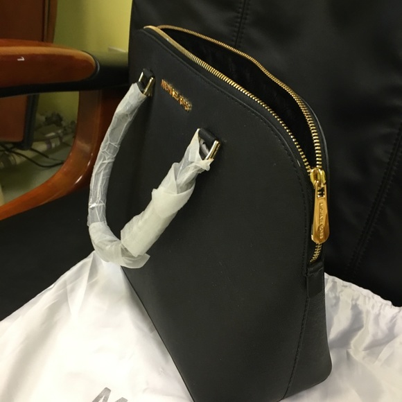 NWT Michael Kors Black Large Dome Satchel - Picture 3 of 7