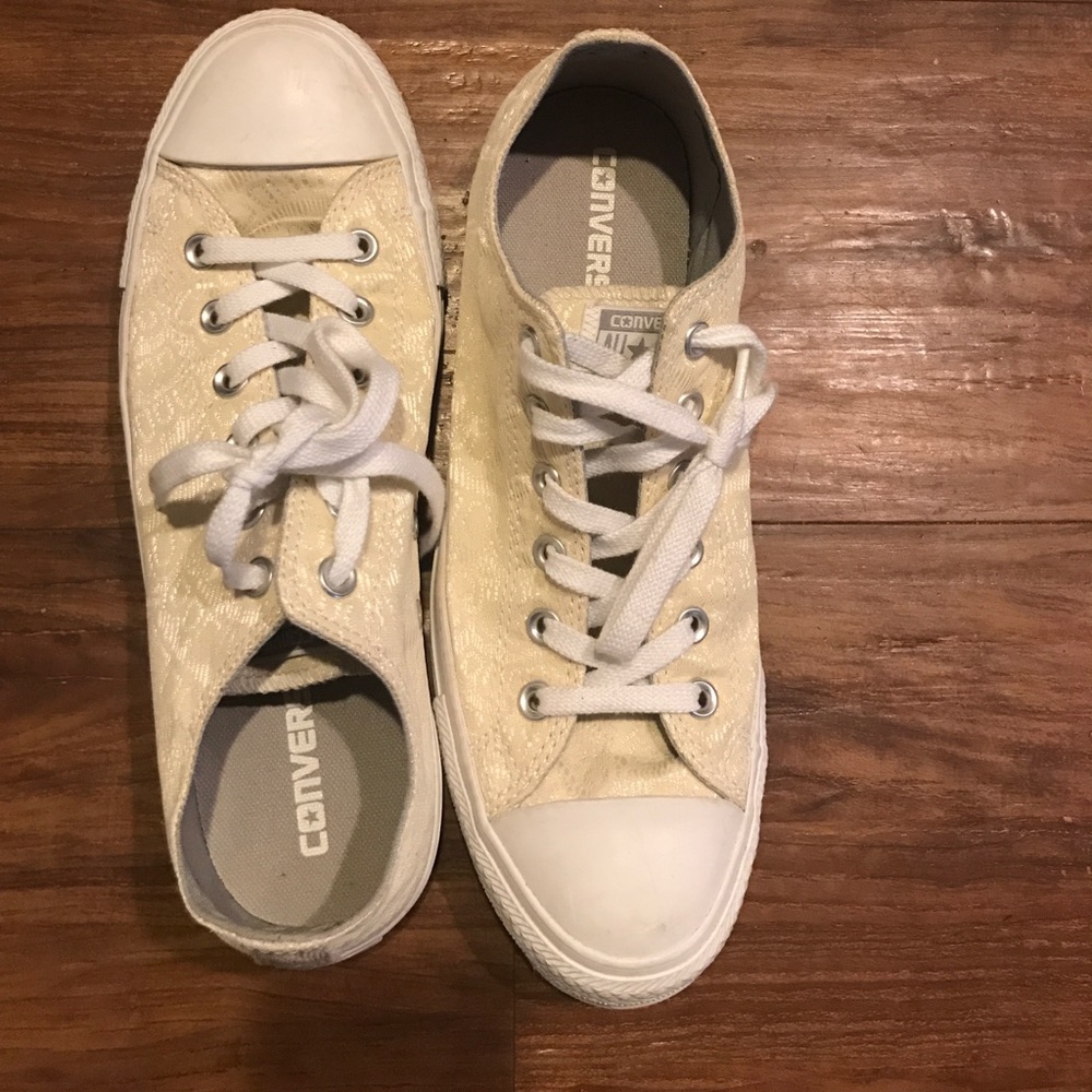 Converse - Picture 2 of 3