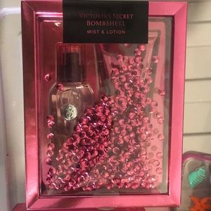 Hey dolls, I’m selling this BombShell Mist&Lotion