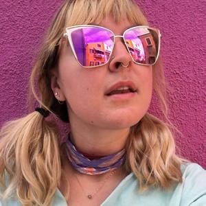 Meet your Posher, Laura