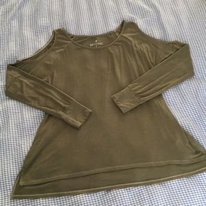 American Eagle Keyhole Top