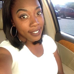 Meet your Posher, Shonedrekia