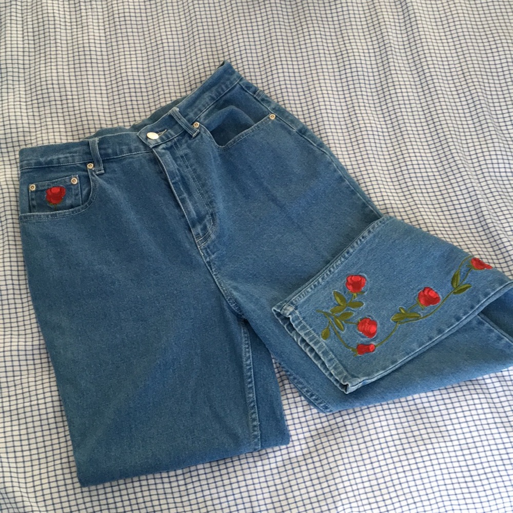 NEW High Wasted Floral Mom Jeans