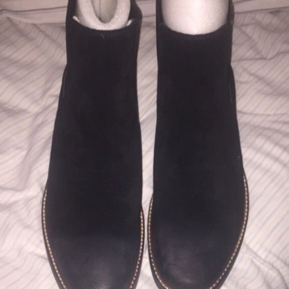 Black Chelsea men boots