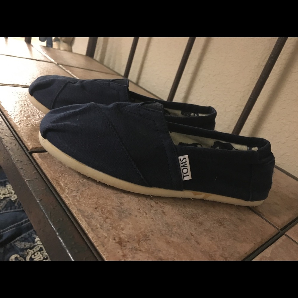 Toms