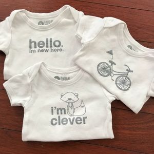 GREAT GIFT! 3 Set of Onesies!