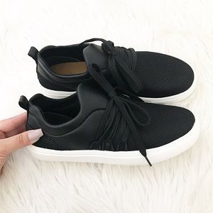 Sandy Black Sneakers