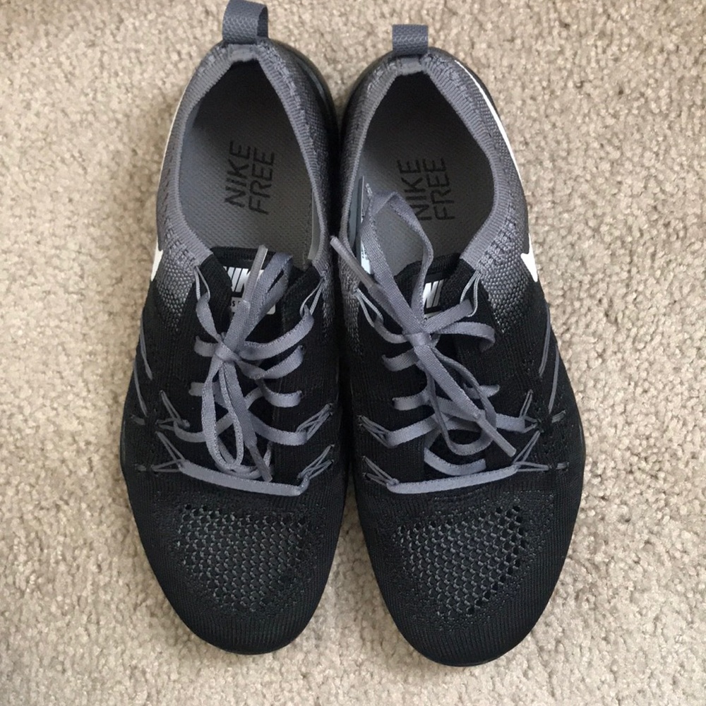 Women’s Nike Free in Black / White / Gray 6.5 US
