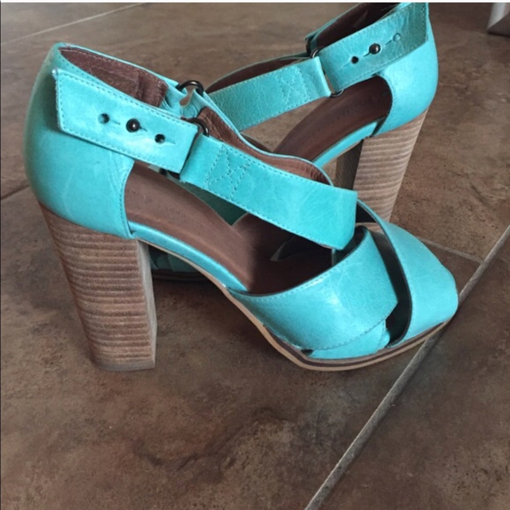 Anthropologie Schuler & Sons Mint Heels Size 38