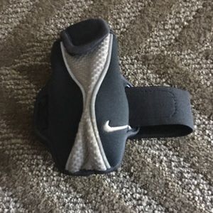 NIKE arm band