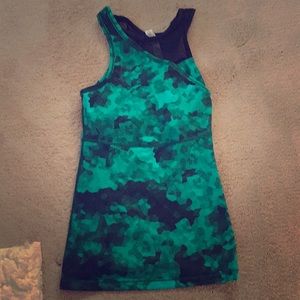NEVER WORN Lulu lemon yoga top got the wrong size