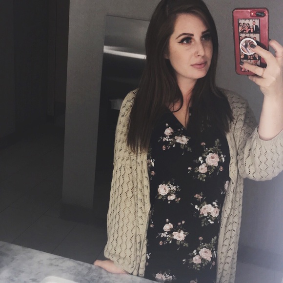 Meet your Posher, Jessica - Picture 2 of 2