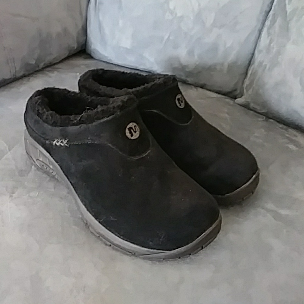 Merrell Black Suede Size 6.5